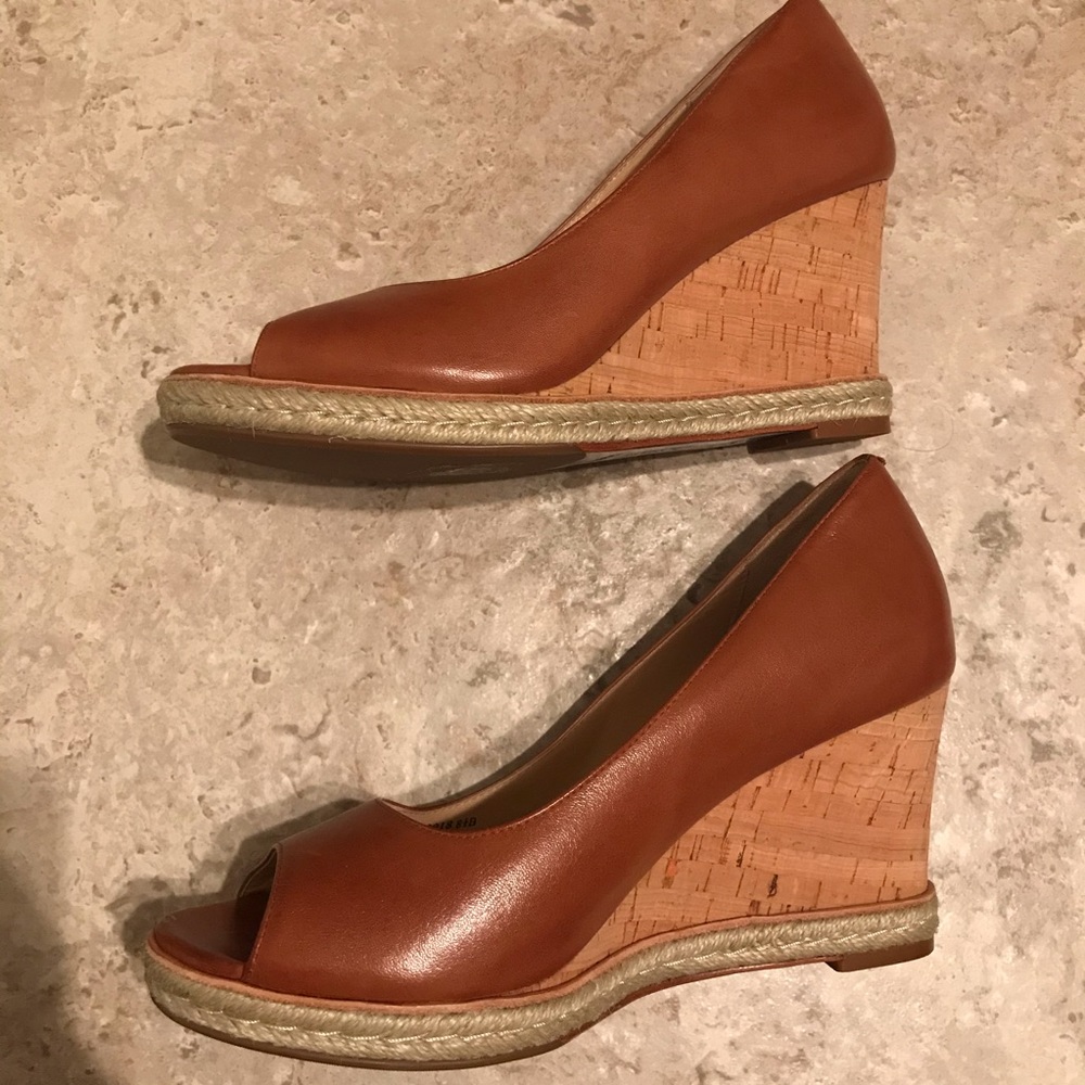 COLE HAAN NWOT Leather Wedges with Nike Air Soles! - Picture 4 of 7